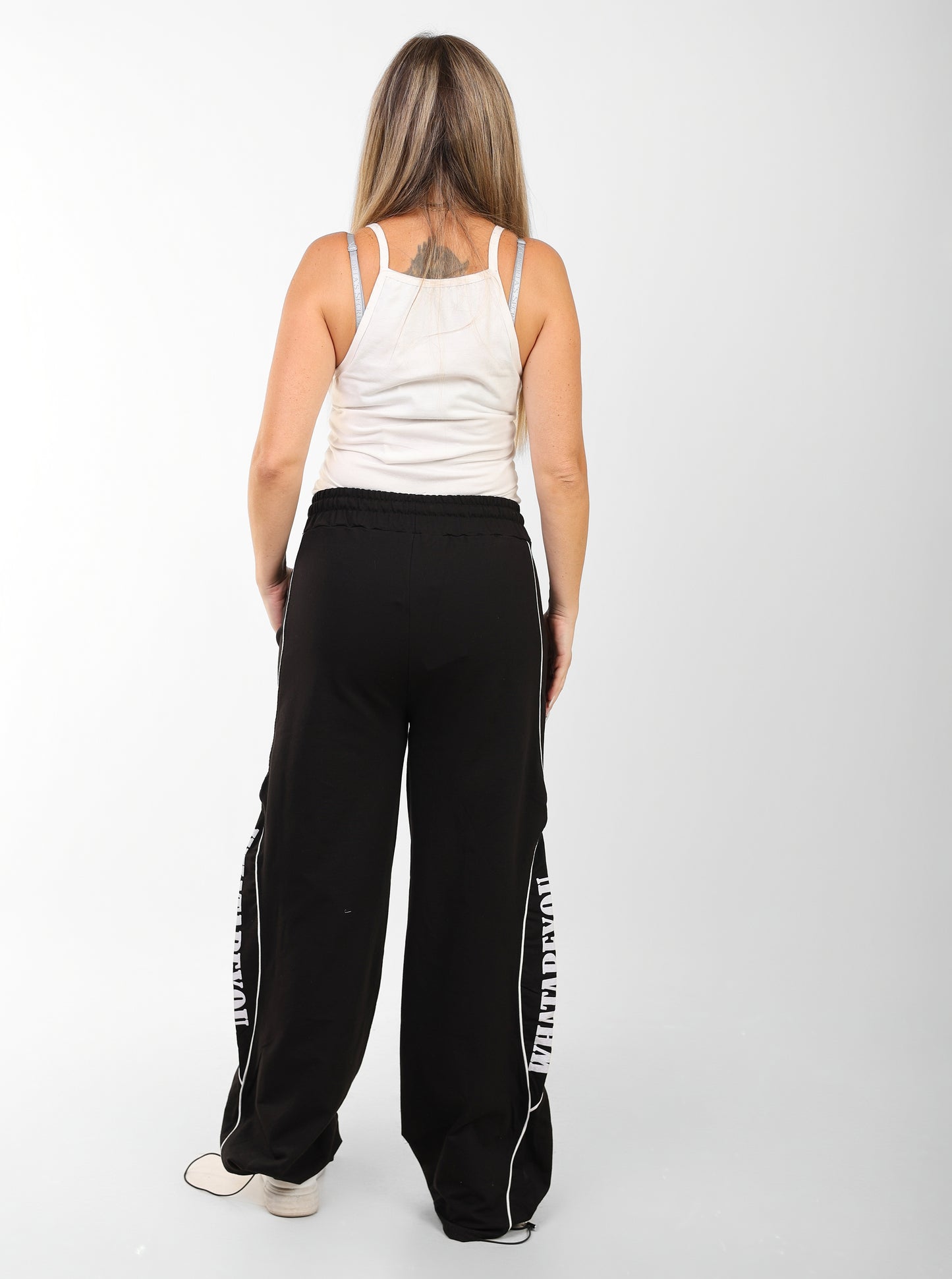 Women's Black Cargo Joggers with Side Print – Streetwear Style, Relaxed Fit