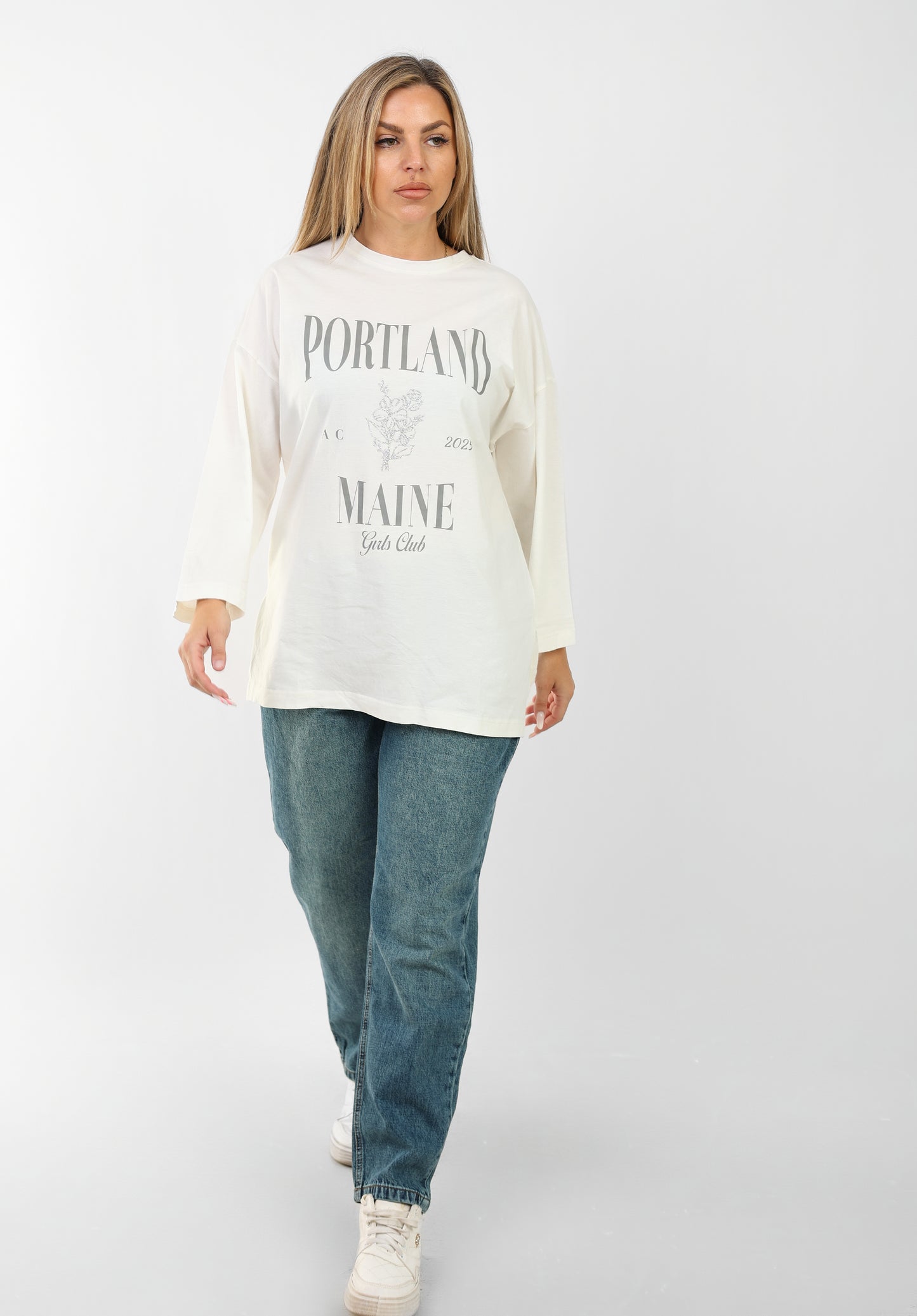 Oversized Graphic Sweatshirt - Portland Maine Girls Club | Casual Cream Pullover