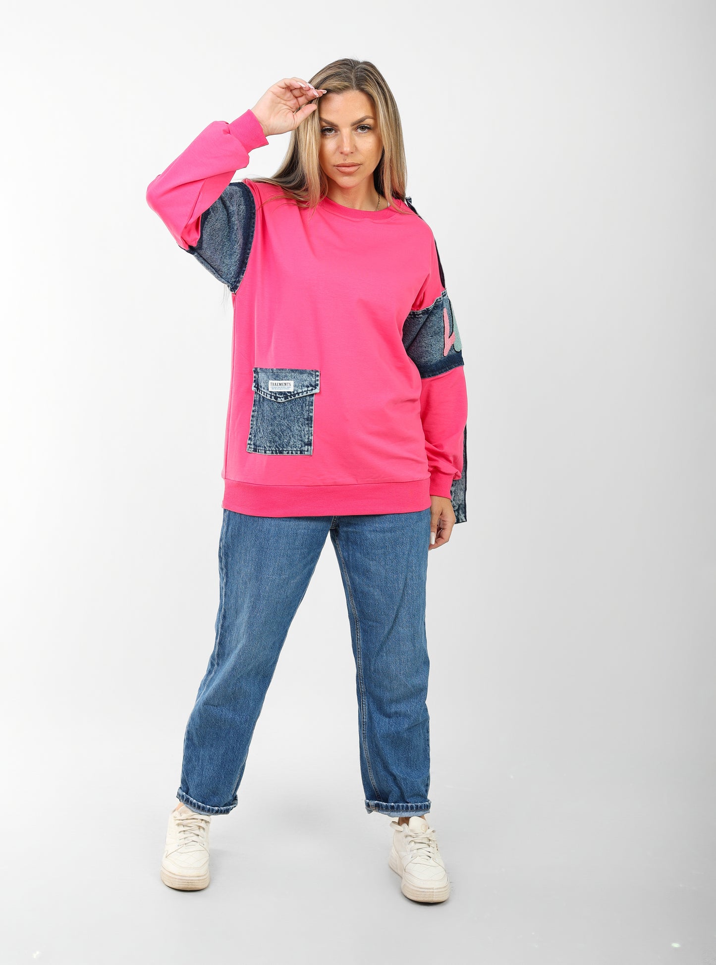 Sweatshirt with Denim Patchwork Sleeves & Casual Fit
