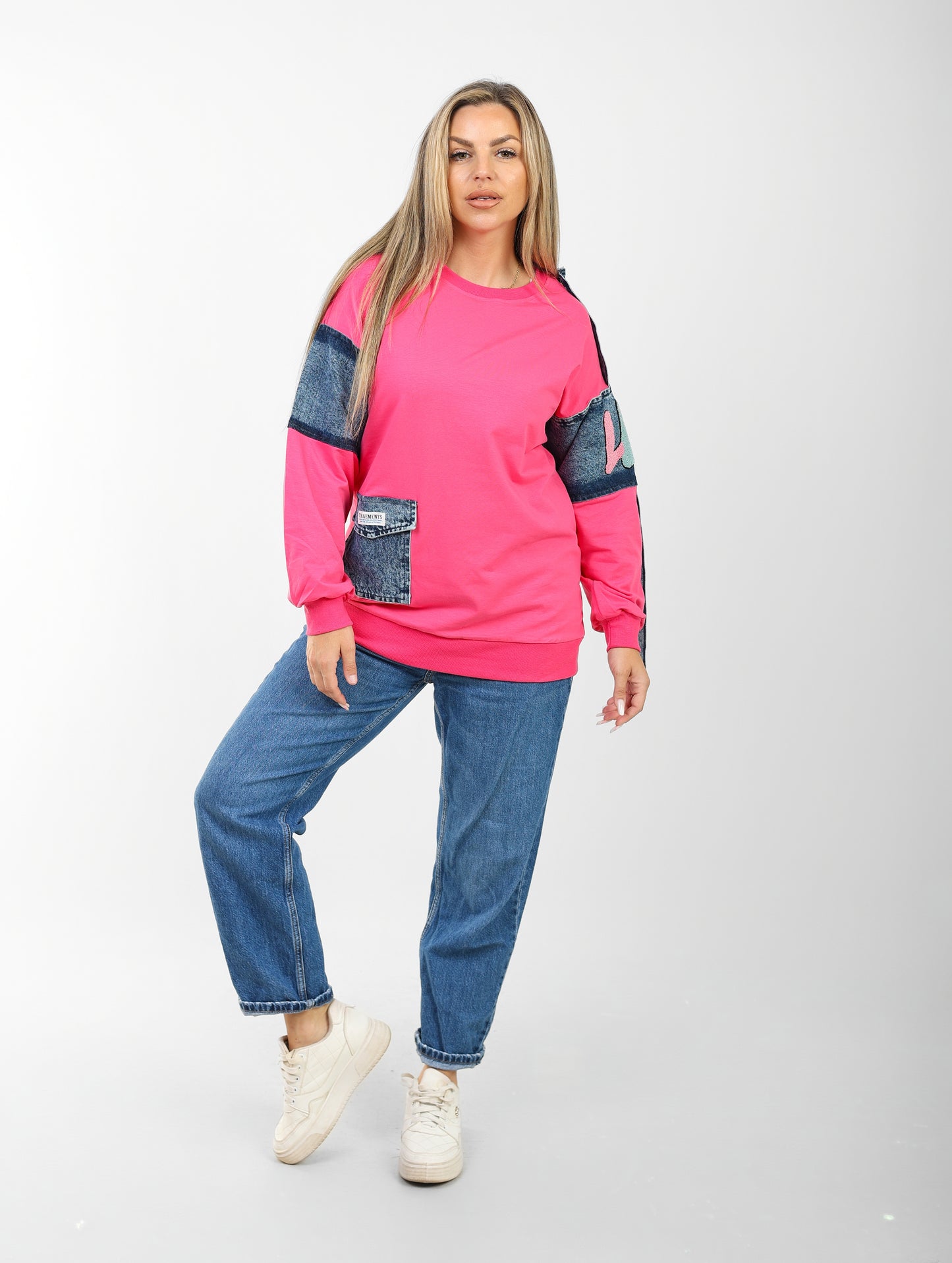 Sweatshirt with Denim Patchwork Sleeves & Casual Fit