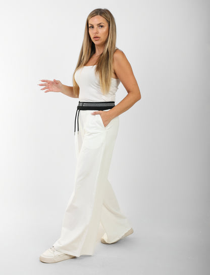 White - Black Contrast Waist Wide-Leg Joggers – Statement Edition
