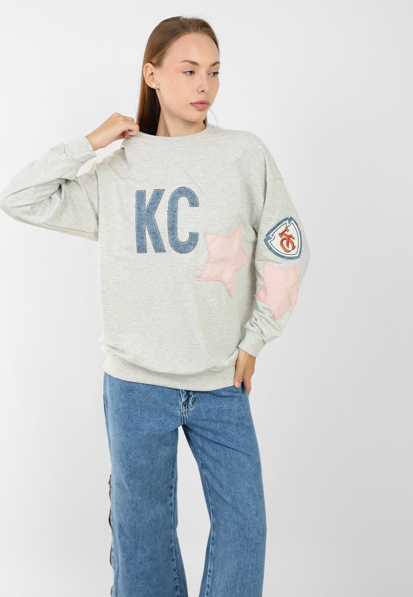 Graphic Sweatshirt with Sleeve Patches – Casual Oversized Fit