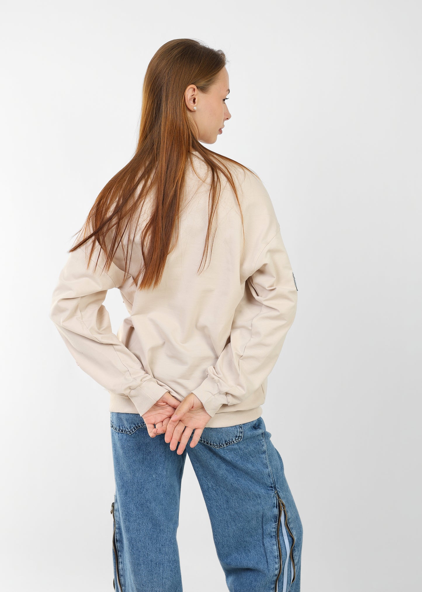 Graphic Sweatshirt with Sleeve Patches – Casual Oversized Fit