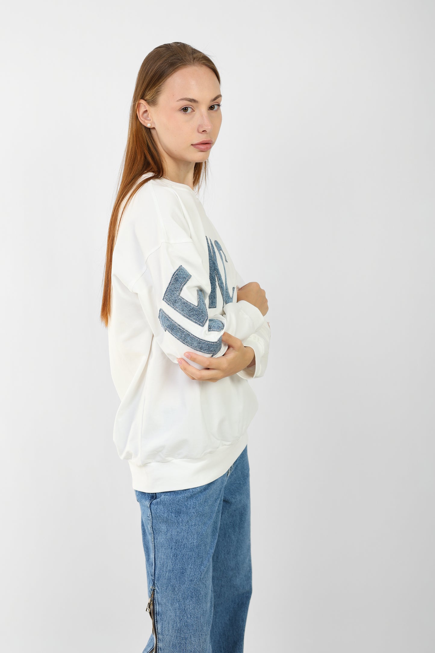 Graphic Sweatshirt with Sleeve Patches – Casual Oversized Fit