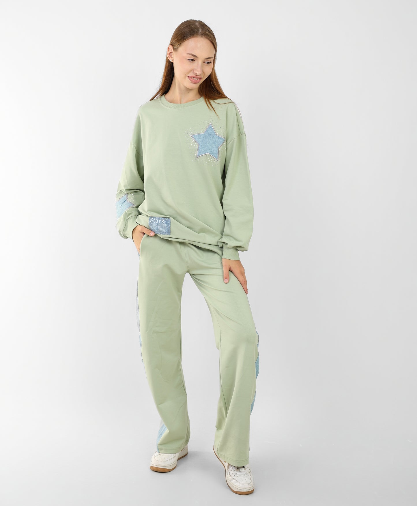 Loungewear Set with Star Patch Details – Casual Two-Piece Outfit
