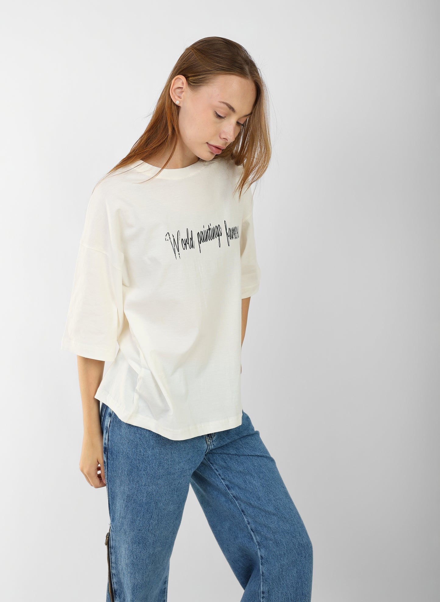 Women's Oversized White T-Shirt with "World Paintings Famous" Print – Casual Half Sleeve Tee